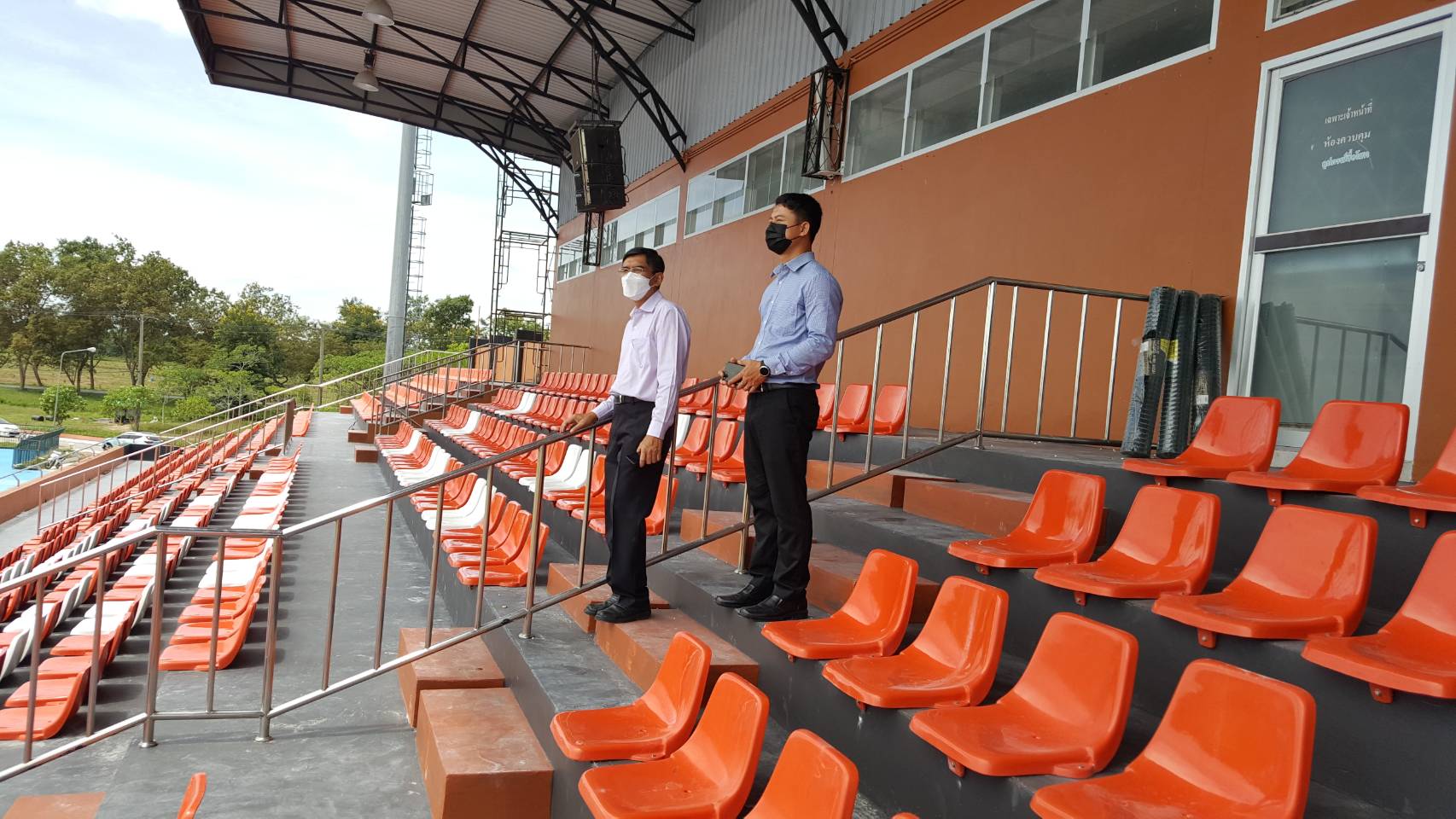 รองอธิการบดีฝ่ายกิจการนักศึกษาติดตามความคืบหน้าการปรับปรุงสนามกีฬากลาง มหาวิทยาลัยวลัยลักษณ์