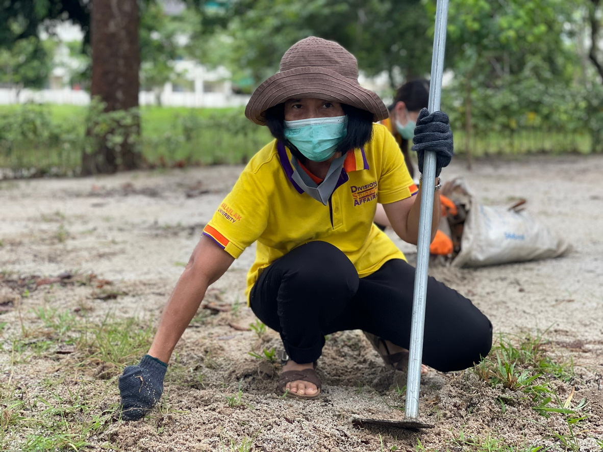 จิตอาสาพัฒนาลานธรรม เนื่องในโอกาสวันแม่แห่งชาติ 2564