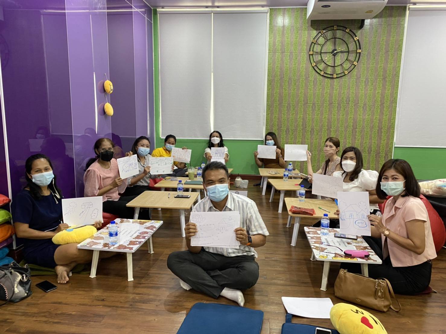 ศูนย์ Smile & Smart Center จัดกิจกรรม "วาดภาพทำนายอนาคต"