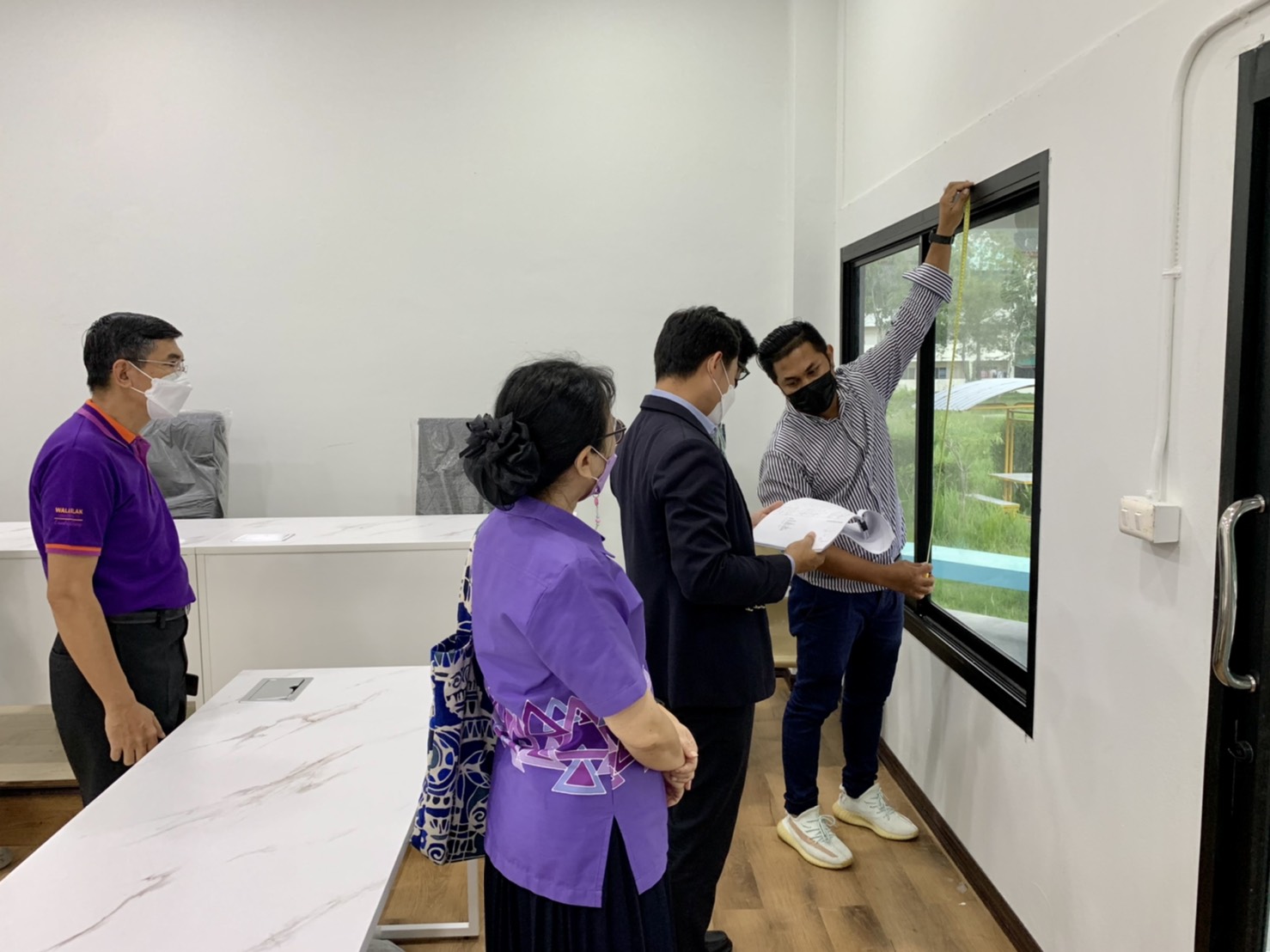 รองอธิการบดีฝ่ายกิจการนักศึกษาตรวจรับงานปรับปรุงศูนย์ติว