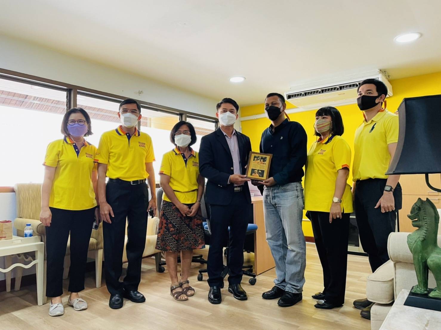 แสดงความยินดีกับคุณศราวุธ อินอิน ในตำแหน่งหัวหน้าส่วนบริการกลาง