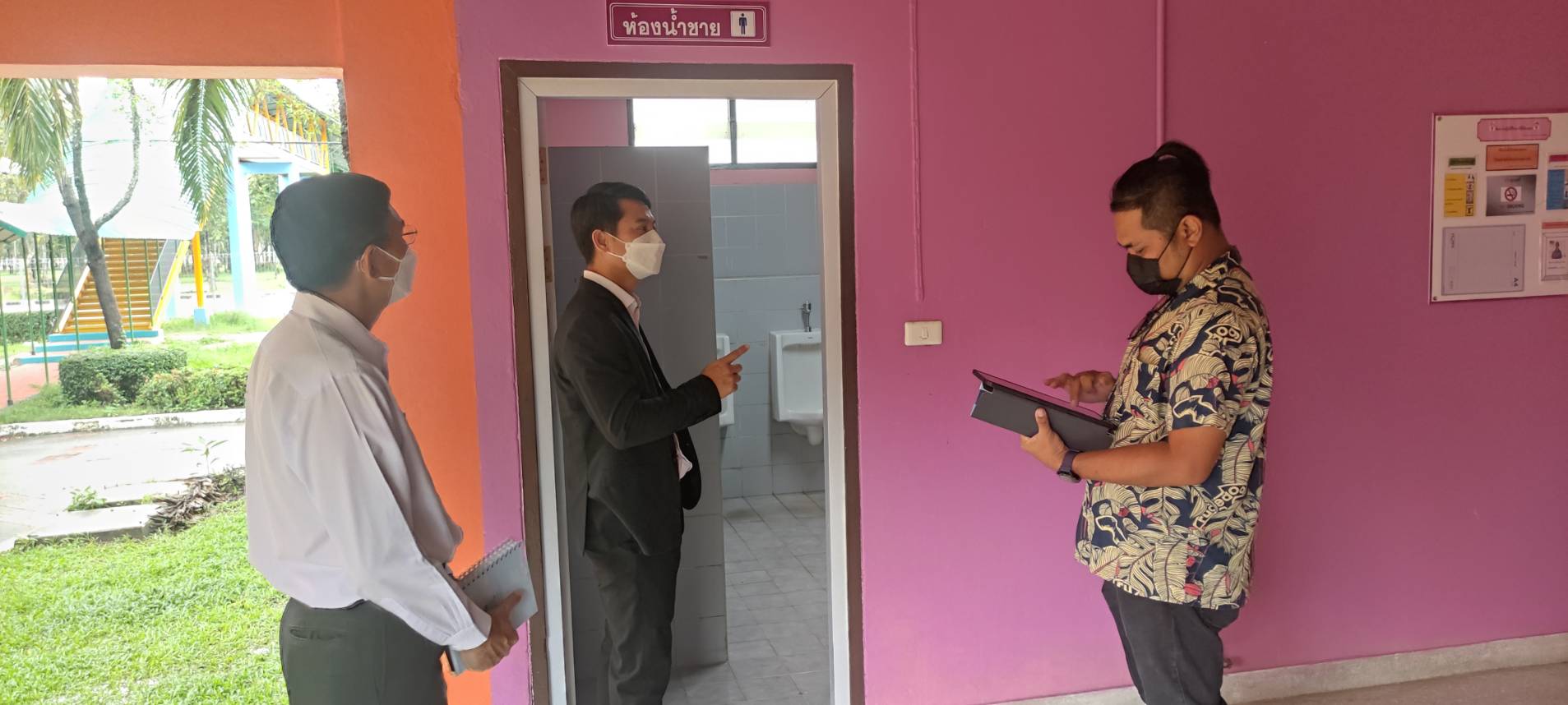 รองอธิการบดีฝ่ายกิจการนักศึกษาติดตามการปรับปรุงอาคารกิจกรรมนักศึกษา