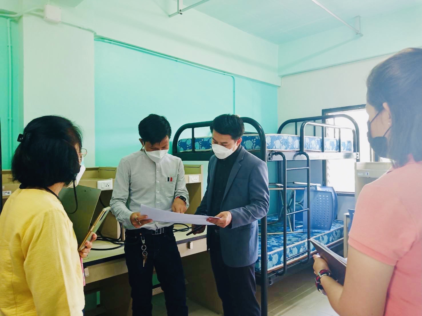 รองอธิการบดีฝ่ายกิจการนักศึกษาตรวจรับงานปรับปรุงเพื่อเตรียมพร้อมรับนักศึกษาหลังเปิดเรียนตามปกติ