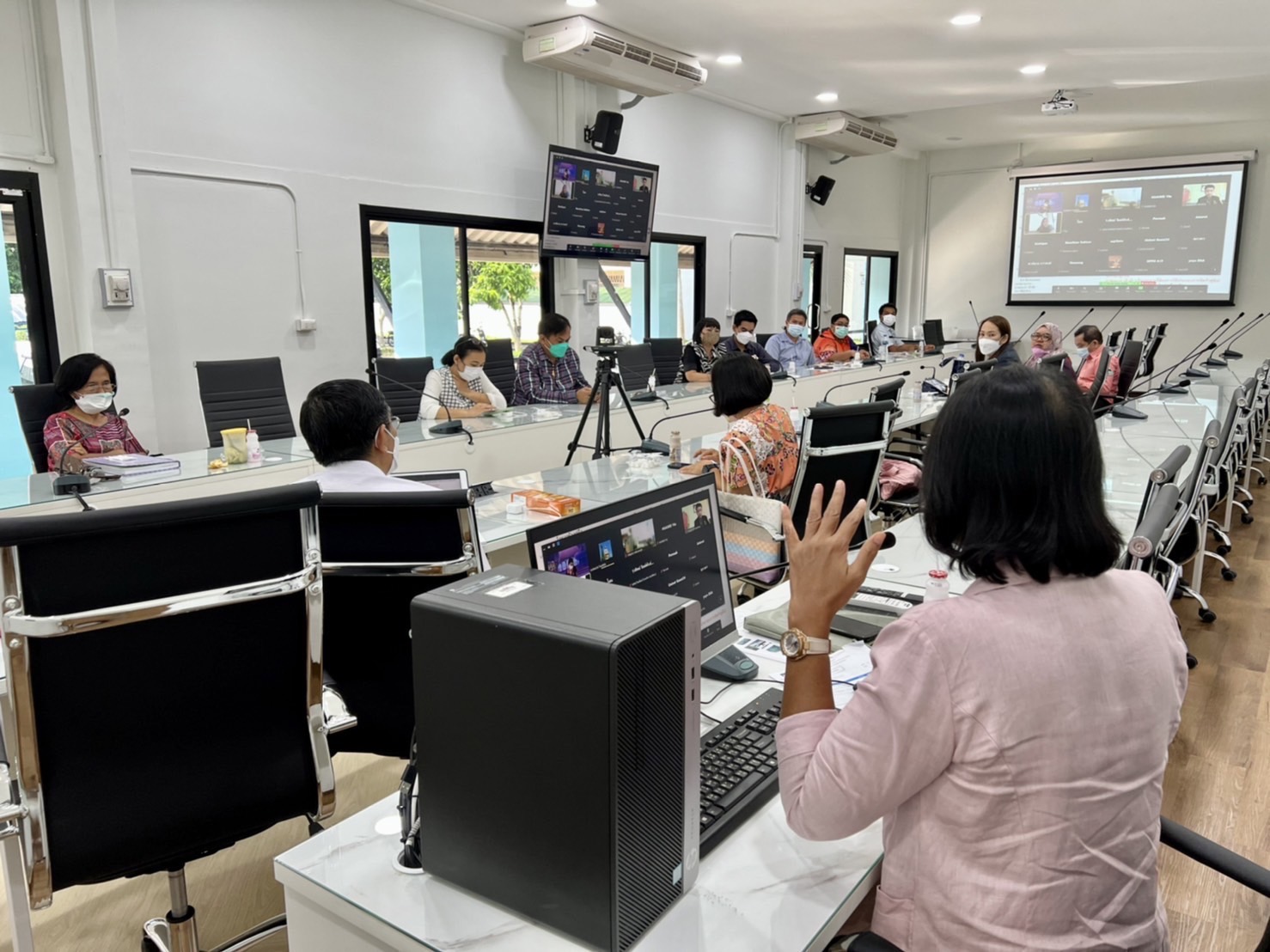 พนักงานส่วนกิจการนักศึกษาร่วมกิจกรรมแลกเปลี่ยนเรียนรู้ "การจัดทำคู่มือปฏิบัติงาน"