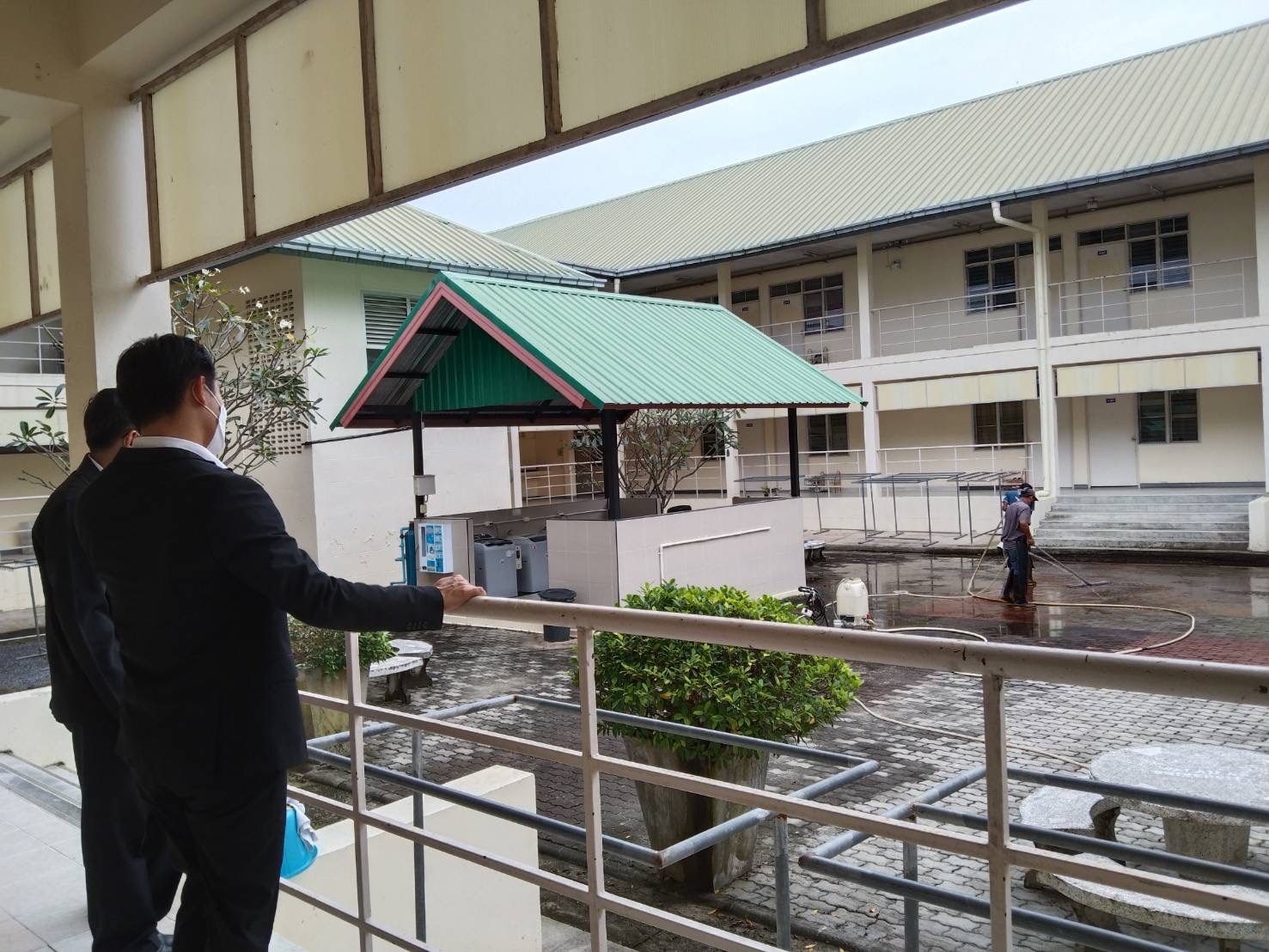 รักษาการแทนรองอธิการบดีติดตามงานปรับปรุงหอพักลักษณานิเวศและศูนย์ติว