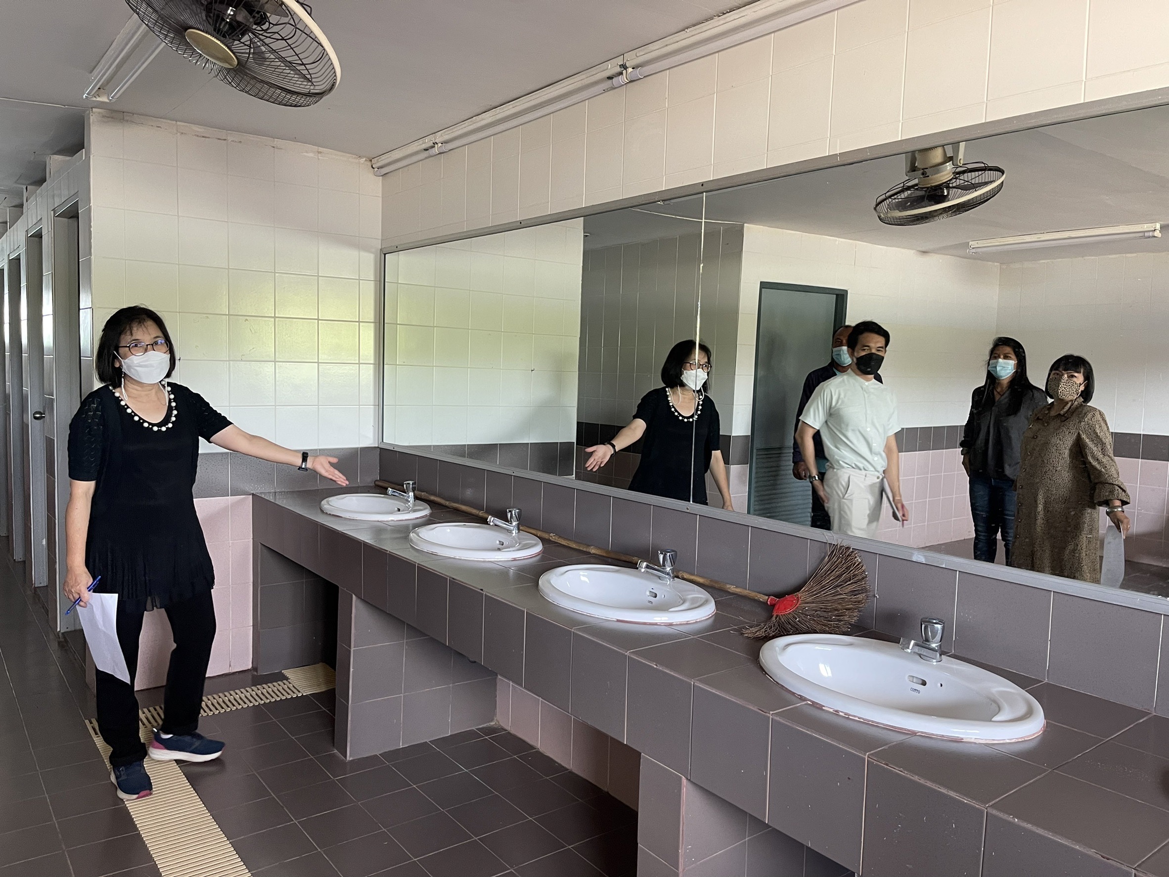 หัวหน้างานตรวจความสะอาดพื้นที่รับผิดชอบ-กนศ