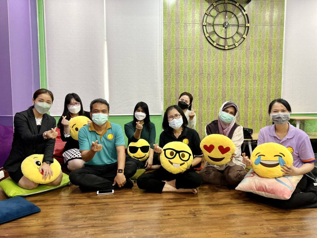 ศูนย์ Smile & Smart Center ได้จัดกิจกรรม Workshop “การพัฒนาตนเองในการดูแลใจ” กับ Coach