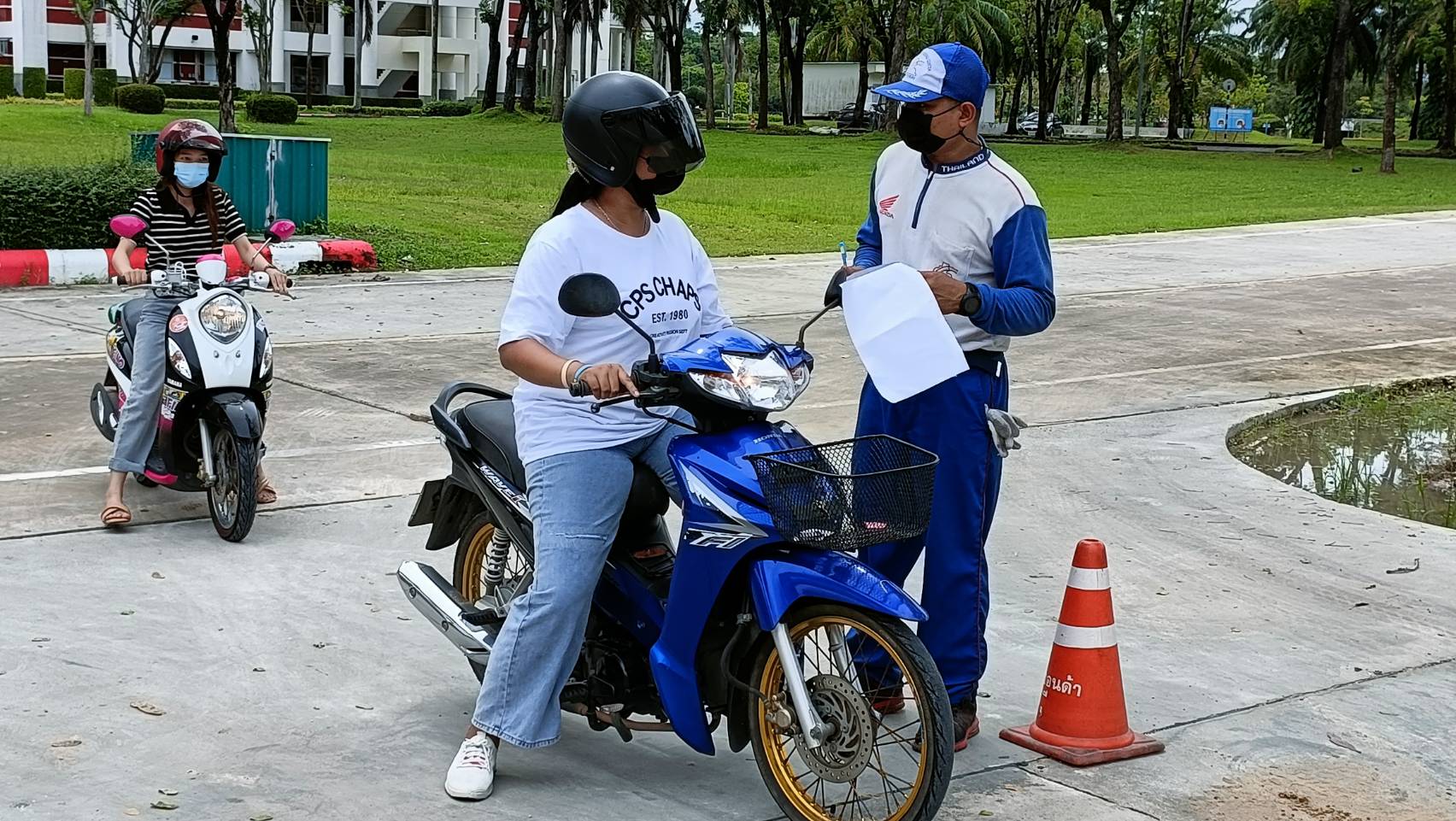 อบรมความรู้วินัยจราจรเพื่อออกใบอนุญาตขับขี่รถจักรยานยนต์ รุ่น 1-65