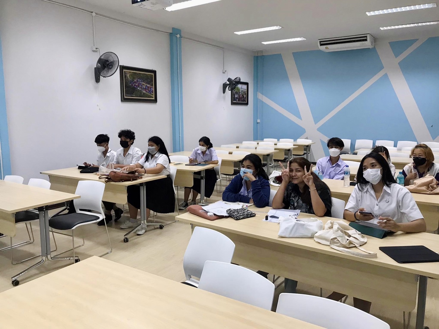 ศูนย์ติว (WU Tutor Center) จัดกิจกรรมติวทบทวน รายวิชา MAT61-101