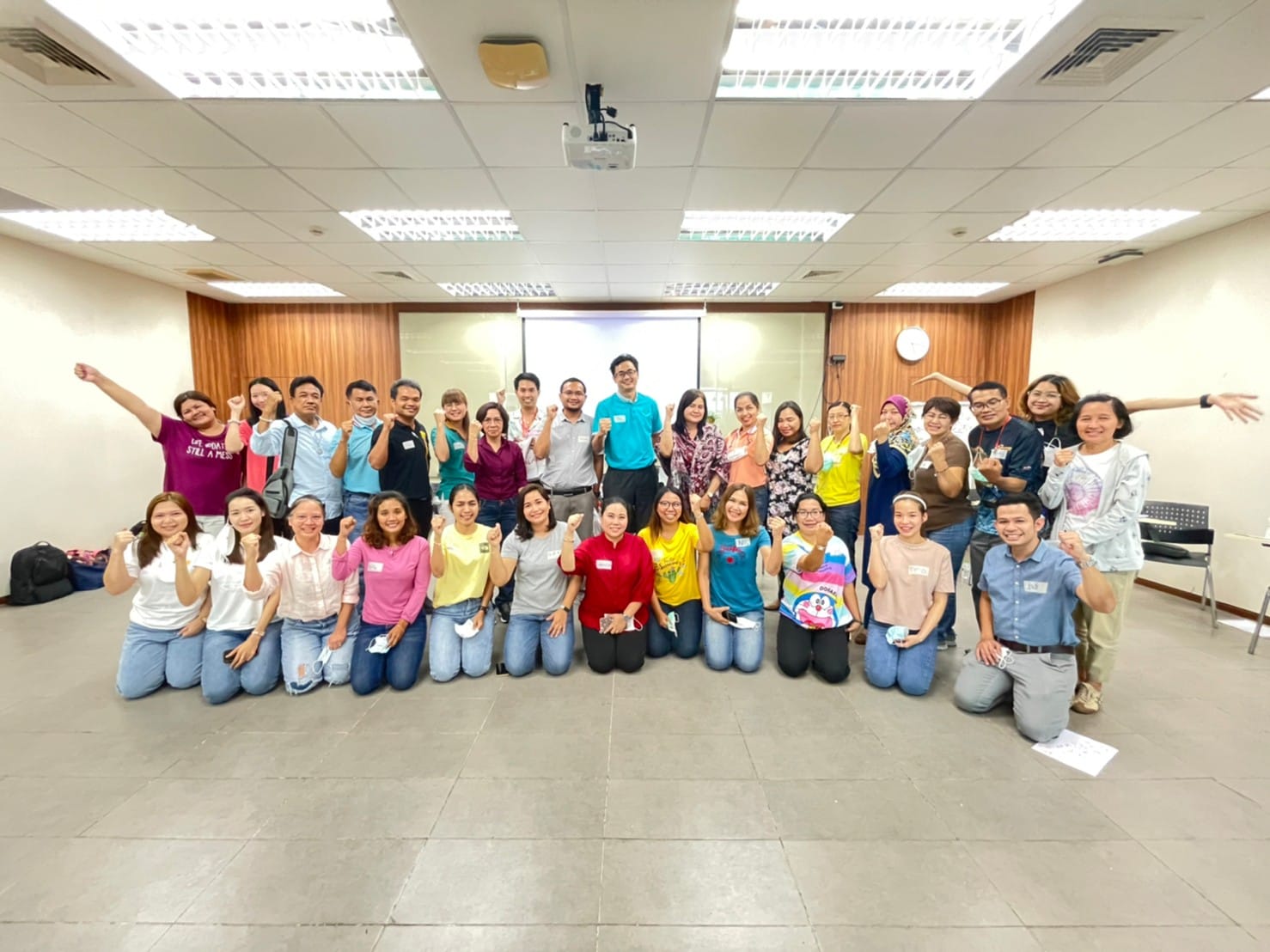 บุคลากรศูนย์ Smile & Smart Center เป็นวิทยากรการฝึกอบรมหัวข้อ “Mindfulness in the Workplace: Search Inside Yourself”