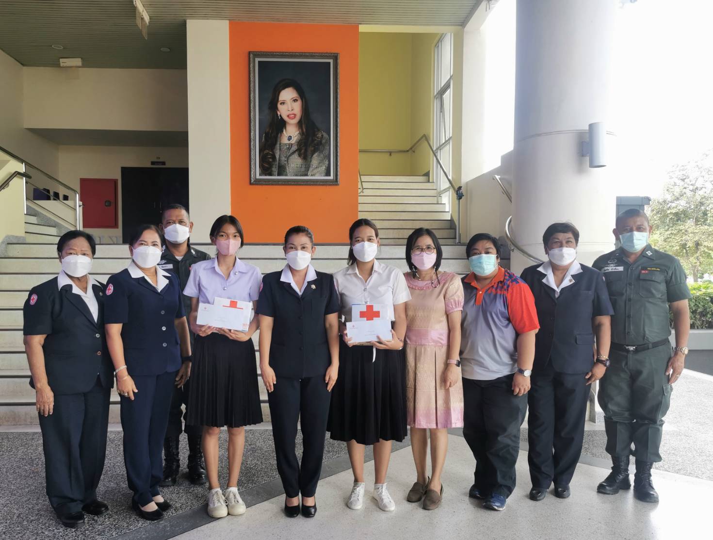 เหล่ากาชาดจังหวัดนครศรีธรรมราชเยี่ยมนักเรียนในพระราชานุเคราะห์ สมเด็จพระกนิษฐาธิราชเจ้า