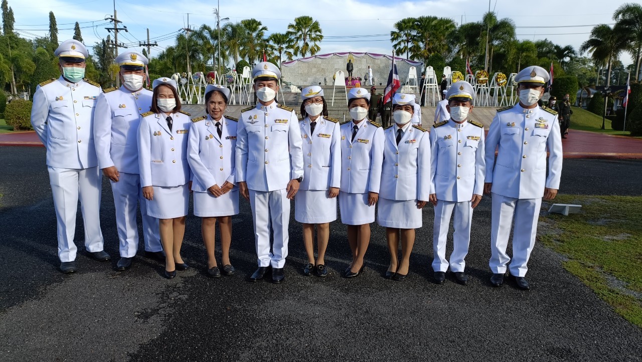 บุคลากร สพน. วางพวงมาลาเนื่องในวันมหาธีรราชเจ้า ประจำปี พ.ศ. 2565