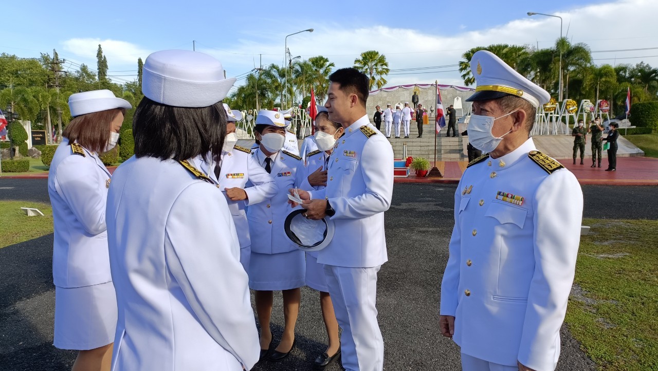 บุคลากร สพน. วางพวงมาลาเนื่องในวันมหาธีรราชเจ้า ประจำปี พ.ศ. 2565