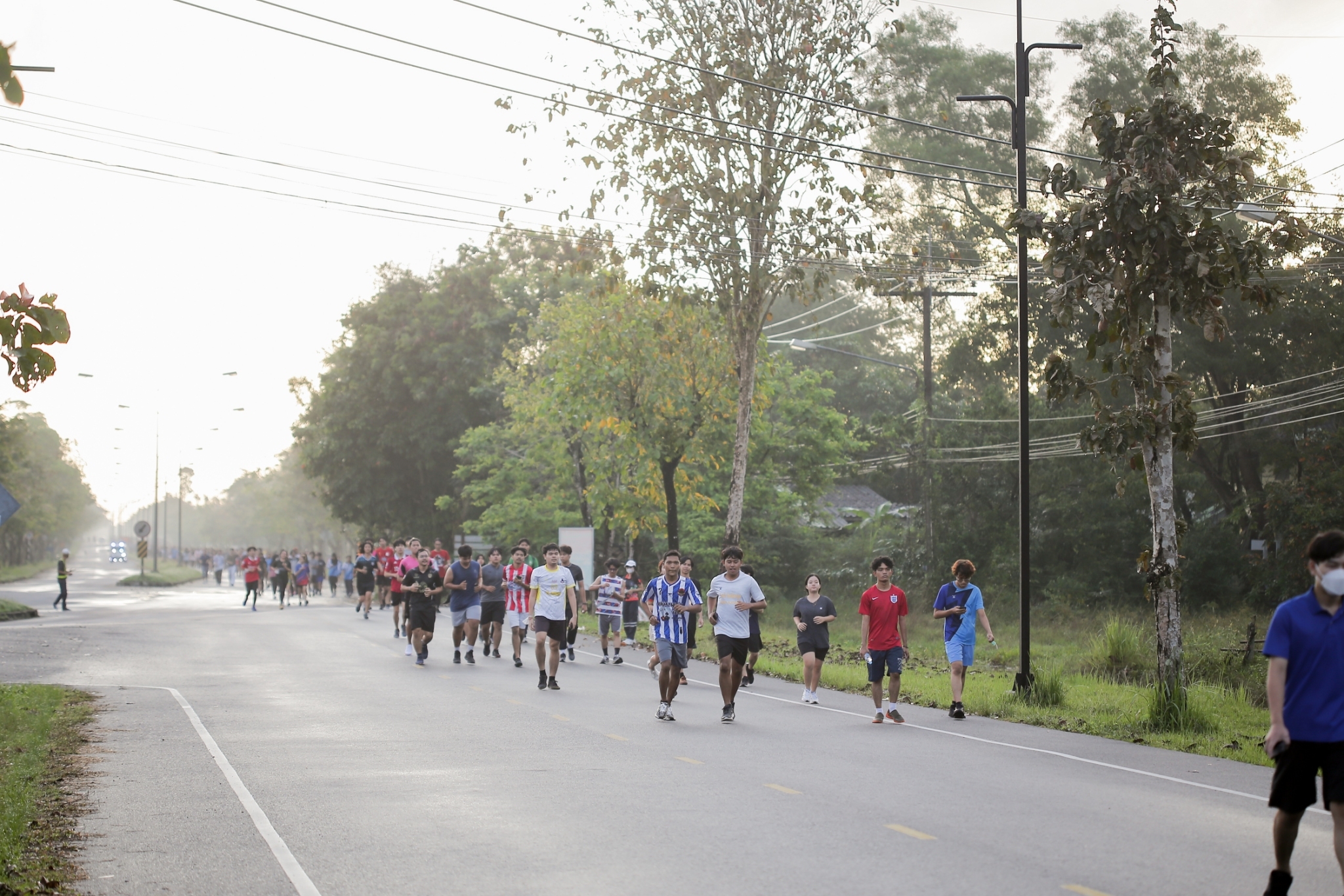 นักศึกษา มวล. กว่า 2,200 คนร่วมกิจกรรม WU Happy Fun Run ครั้งที่ 3