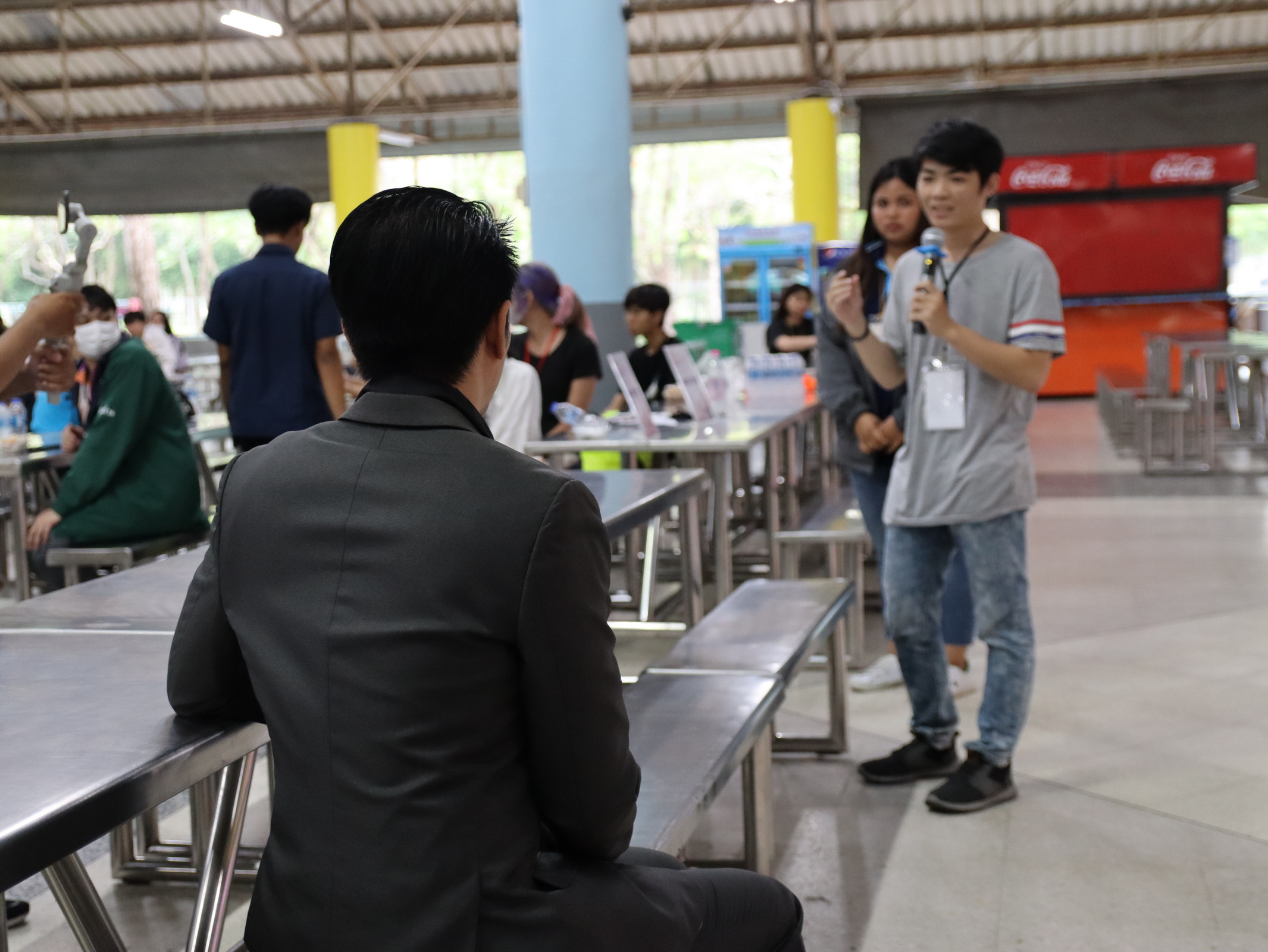 นักศึกษาและรองอธิการบดีร่วมเดินในกิจกรรม Walk 'n Talk for Change ครั้งที่ 1