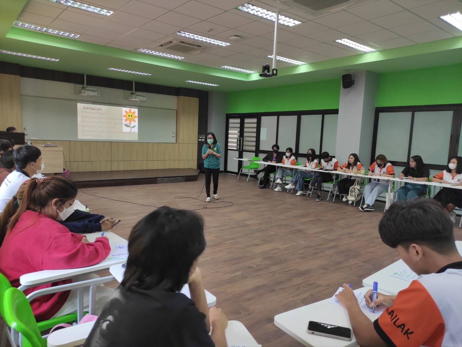 ศูนย์ Smile & Smart Center เป็นวิทยากรกิจกรรม "เสริมพลังใจ...เพื่อก้าวต่อไป"