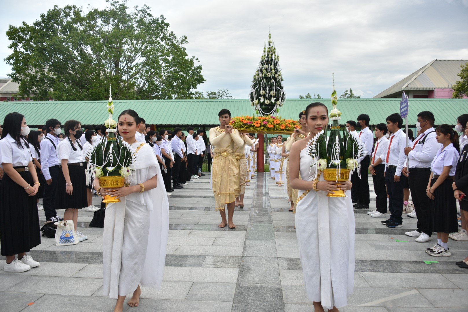 ม.วลัยลักษณ์ จัดบายศรีสู่ขวัญ ผูกข้อมือ-รับขวัญน้องใหม่ประดู่ช่อที่ 26