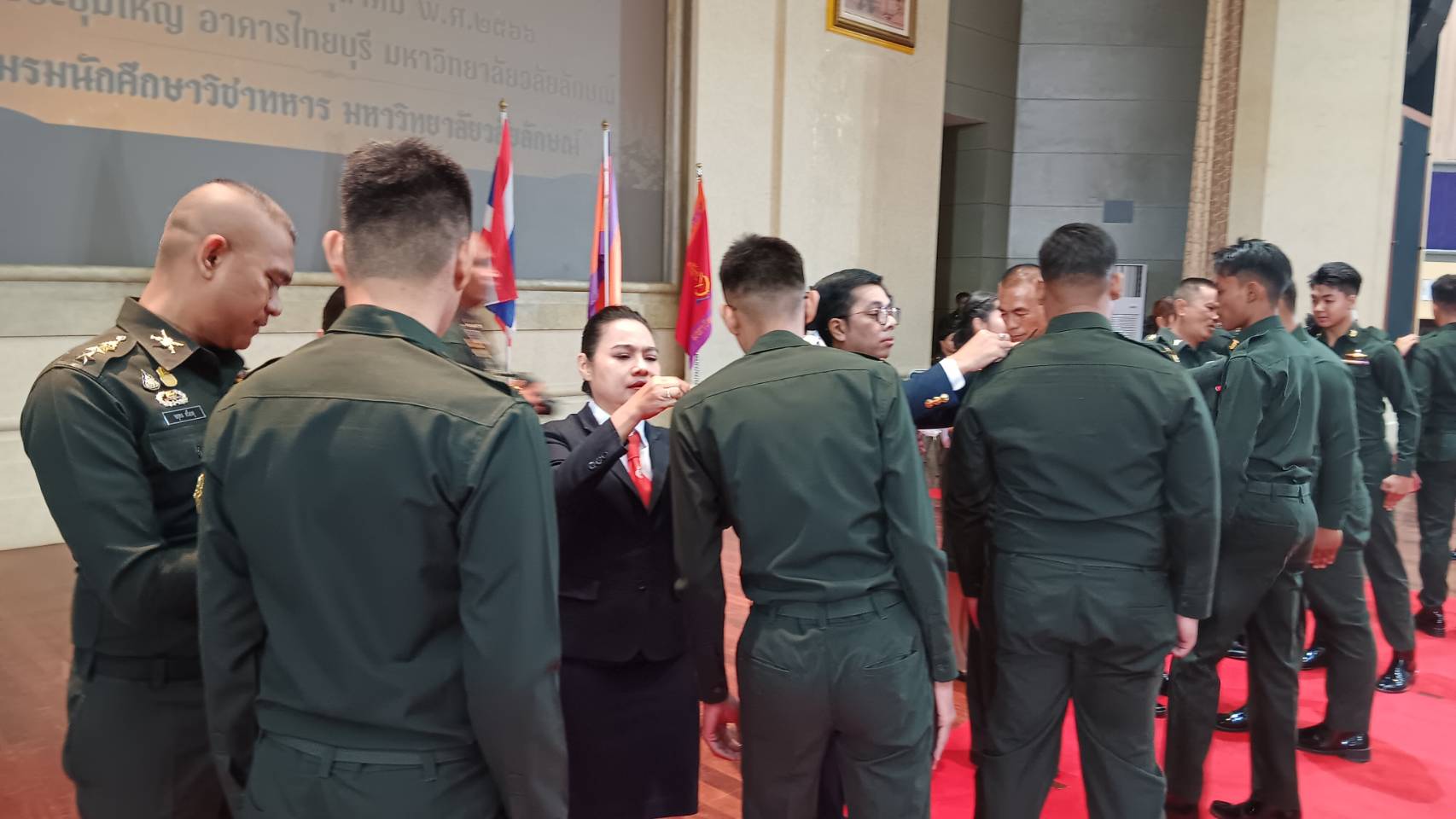 ชมรม นศท.จัดกิจกรรมประดับเครื่องหมายชั้นปี 4-5