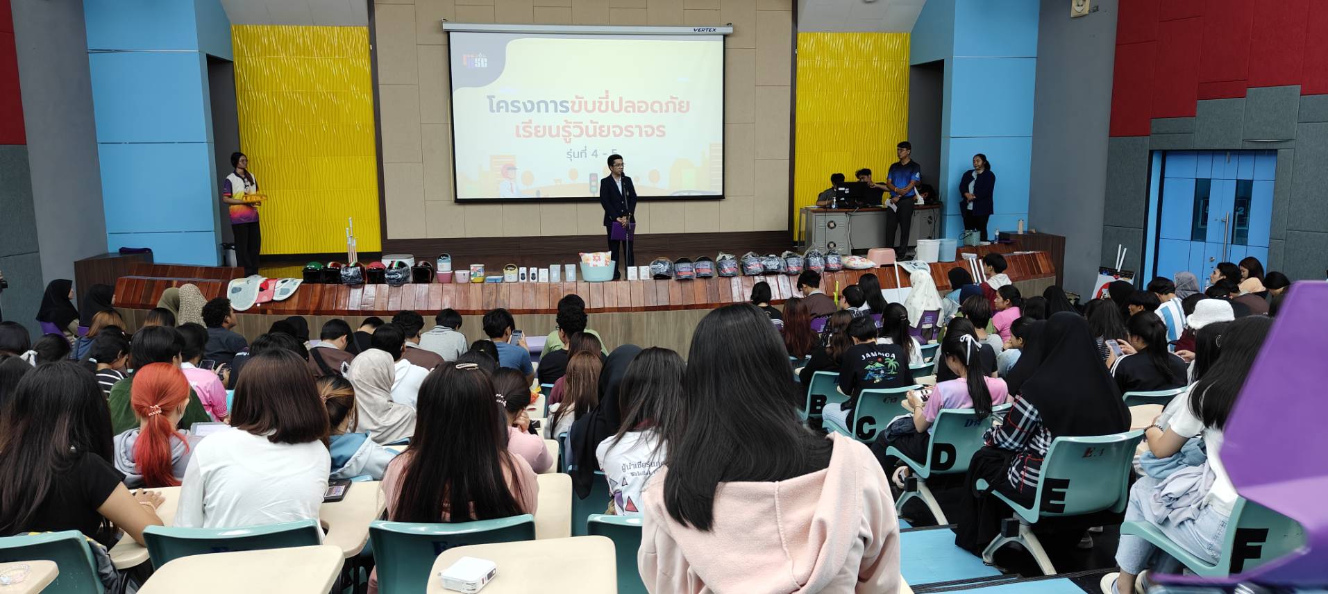 สพน. ร่วมกับ สภานักศึกษาจัดกิจกรรมโครงการขับขี่ปลอดภัยเรียนรู้วินัยจราจรรุ่นที่ 4 และ 5
