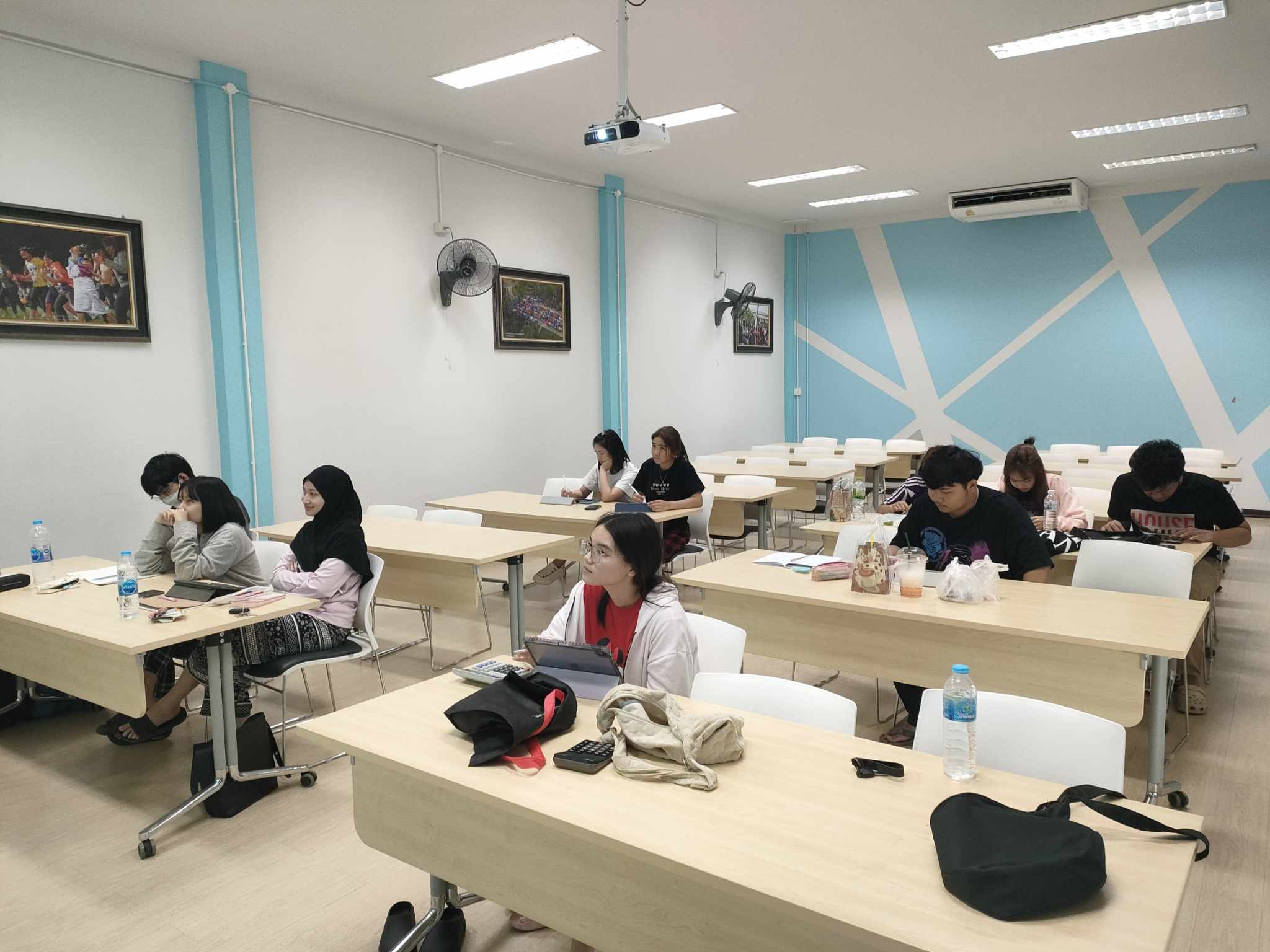 ศูนย์ติว (WU Tutor Center) จัดกิจกรรมติวทบทวนรายวิชา ประจำภาคการศึกษาที่ 3/2566