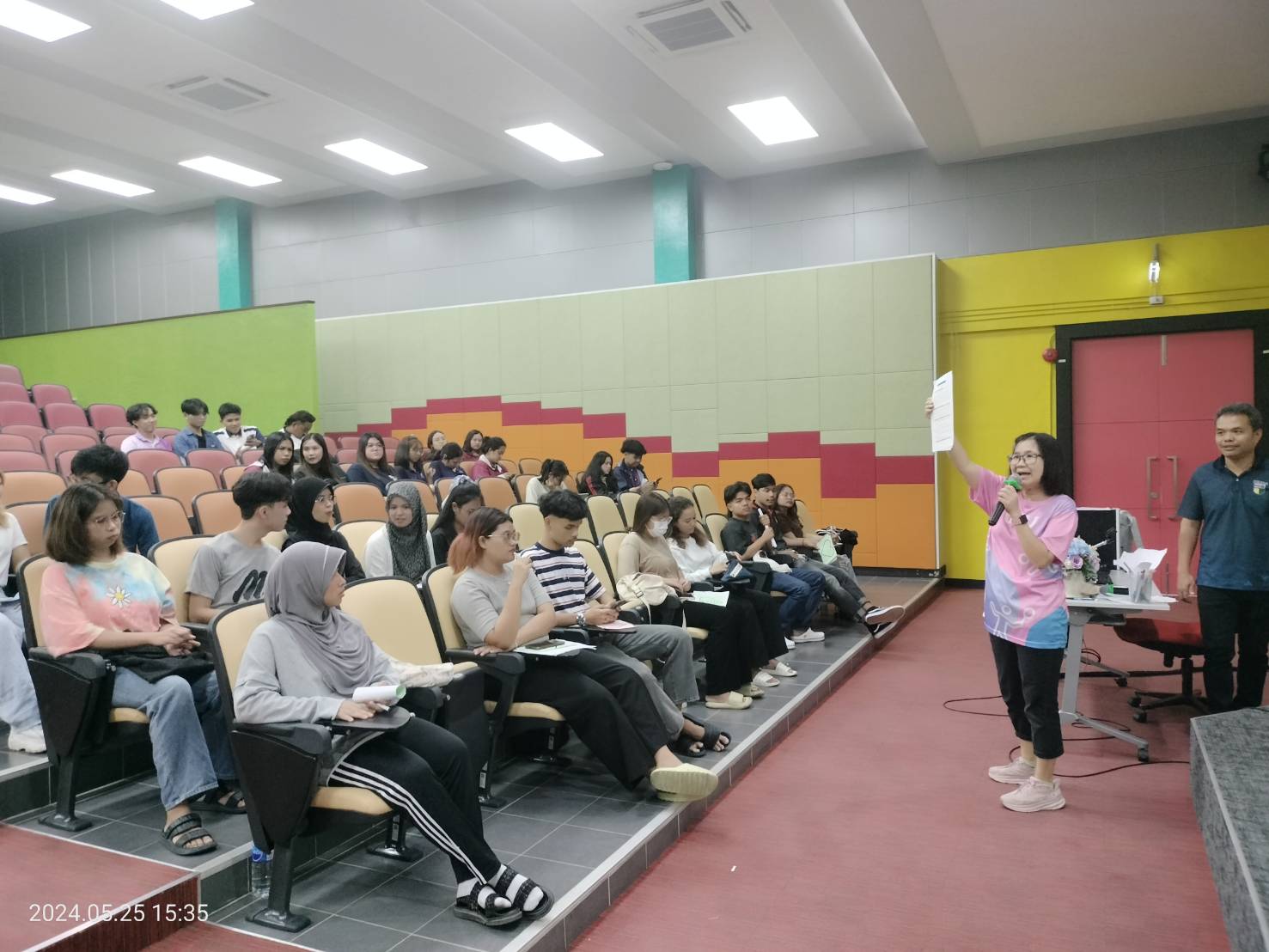 ทีมกิจกรรมทักษะชีวิตและ Walk Rally จัดอบรมกระบวนกร