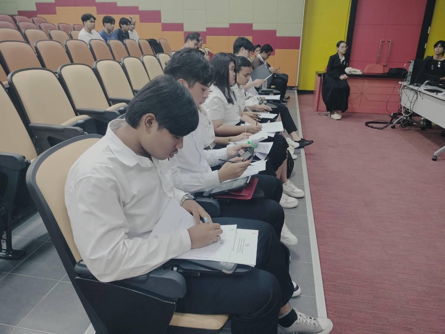 สภานักศึกษาจัดกิจกรรมนำเสนอโครงการของชมรมนักศึกษาเพื่อพิจารณางบประมาณ