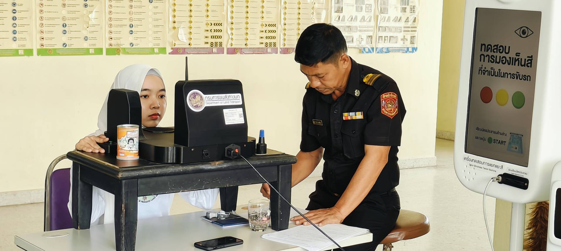 สพน. นำนักศึกษาในโครงการ "นักศึกษารุ่นใหม่มีใบขับขี่" ไปดำเนินการทำใบขับขี่ ณ สนง. ขนส่งฯ สิชล