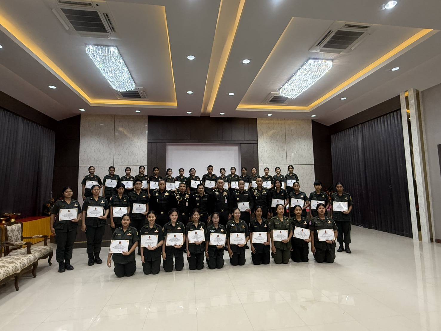 รับมอบใบประกาศเกียรติคุณนักศึกษาวิชาทหารช่วยกิจกรรมวันเด็กแห่งชาติ ประจำปี 2568