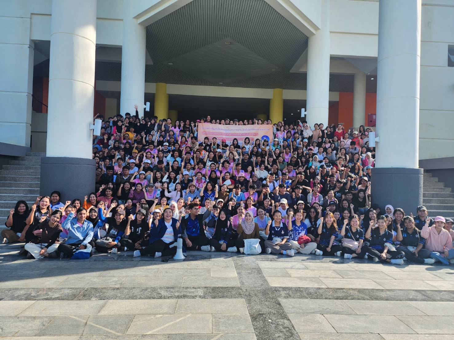 นักศึกษาจิตอาสา ม.วลัยลักษณ์ร่วมใจบำเพ็ญประโยชน์ถวายเจ้าฟ้าจุฬาภรณวลัยลักษณ์ อัครราชกุมารีฯ