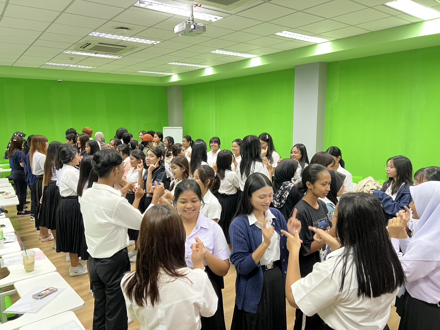 ส่วนส่งเสริมและพัฒนานักศึกษาโดยศูนย์ Smile & Smart Center ร่วมกับศูนย์สุขภาพจิตที่ 11 จัดอบรมเรื่อง การเสริมสร้างความเข็มแข็งทางใจ (RQ)